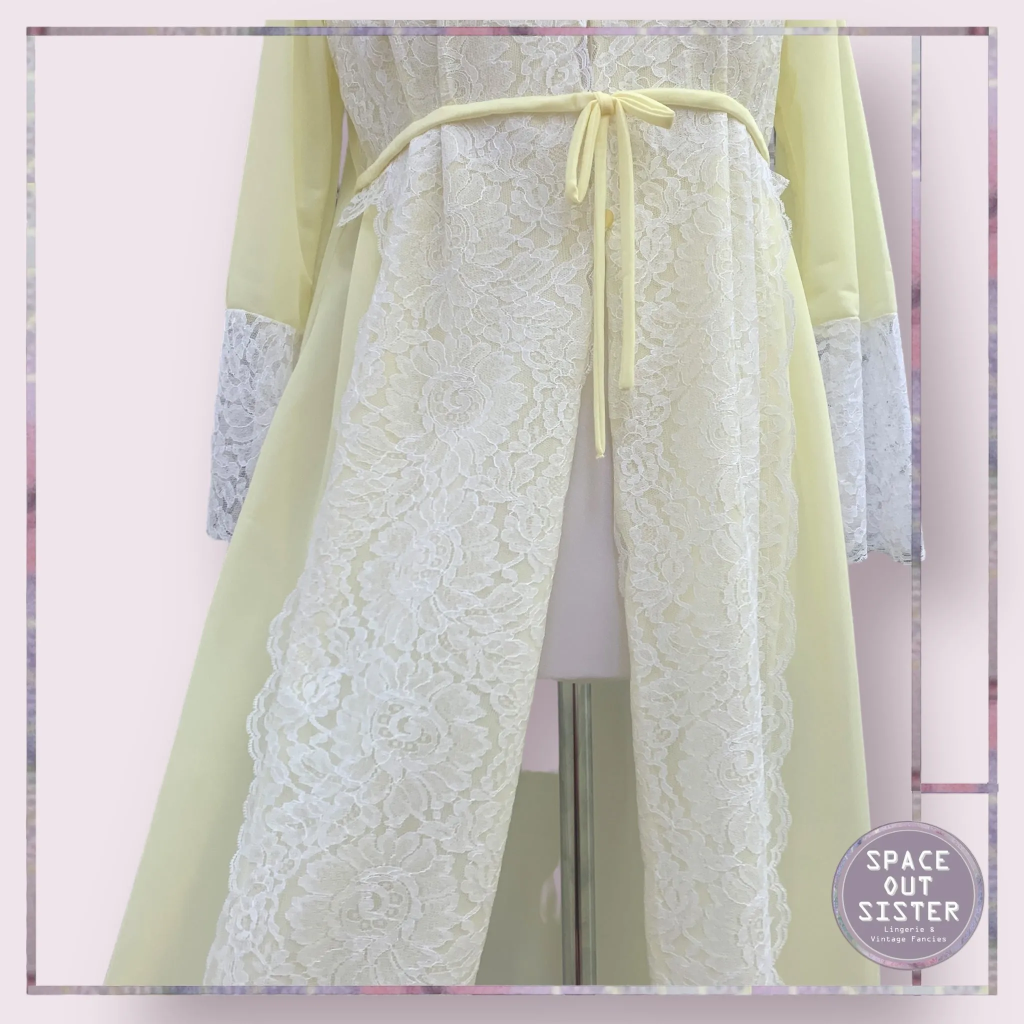 Vintage Lemon & Lace Robe